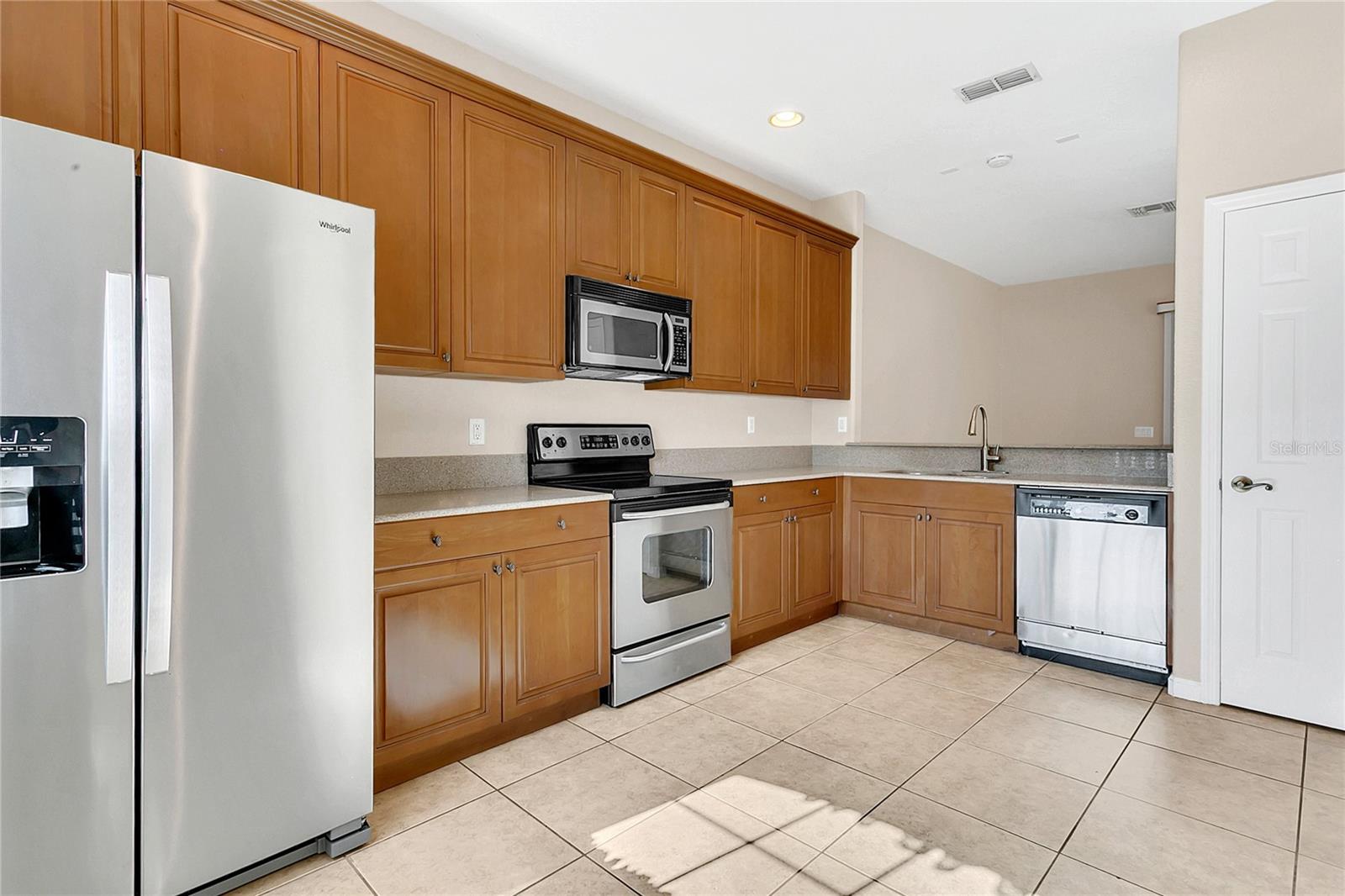 Image 4 of 31 For 2975 White Cedar Circle