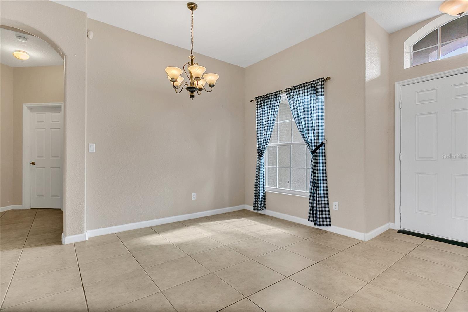 Image 7 of 31 For 2975 White Cedar Circle
