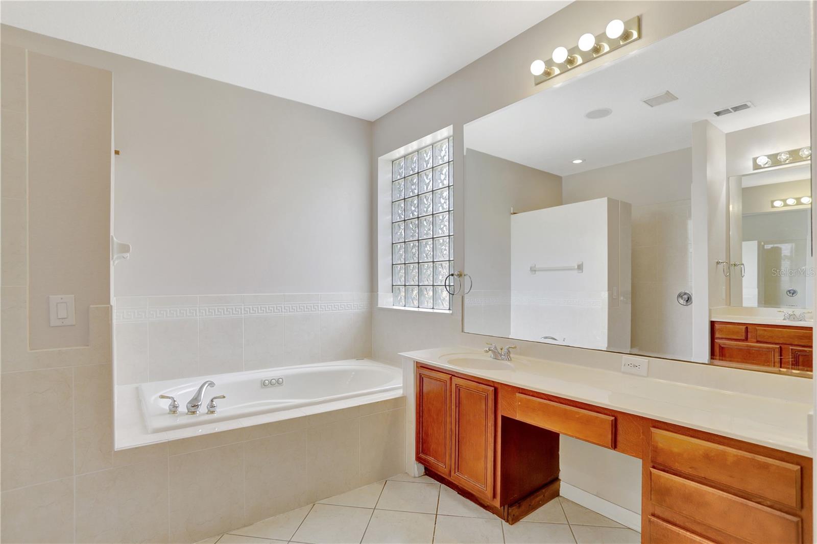 Image 22 of 63 For 626 Green Rock Court