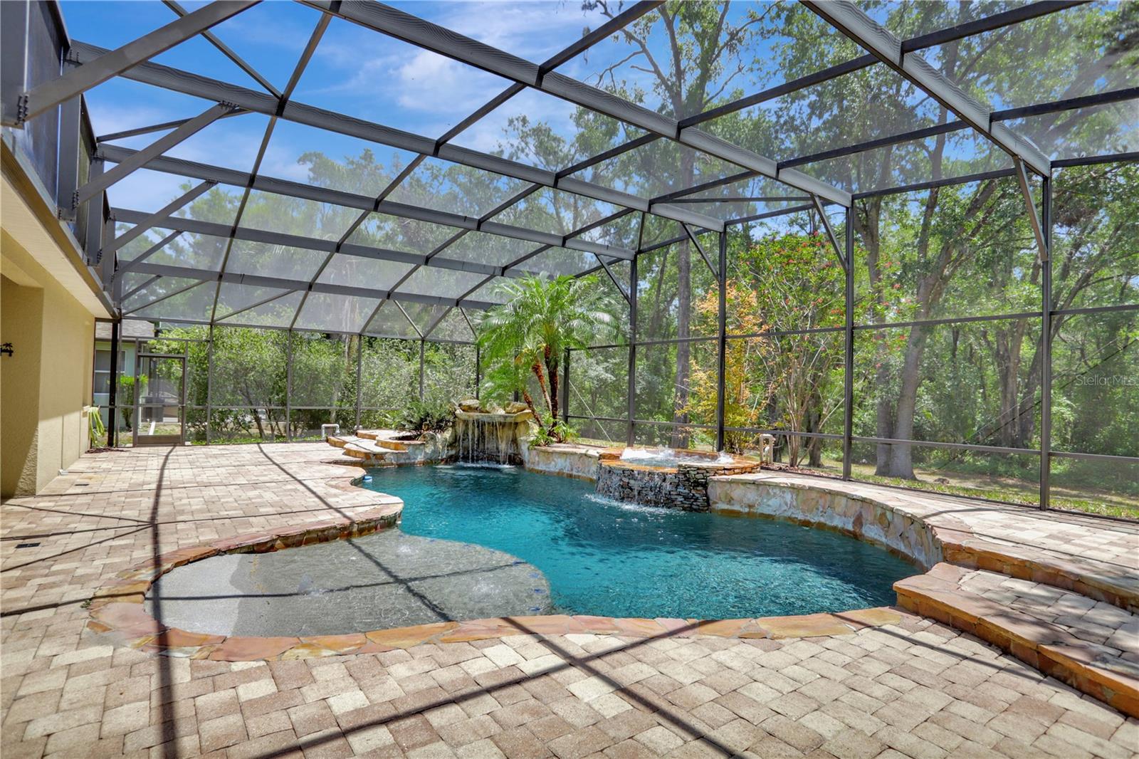Image 28 of 63 For 626 Green Rock Court