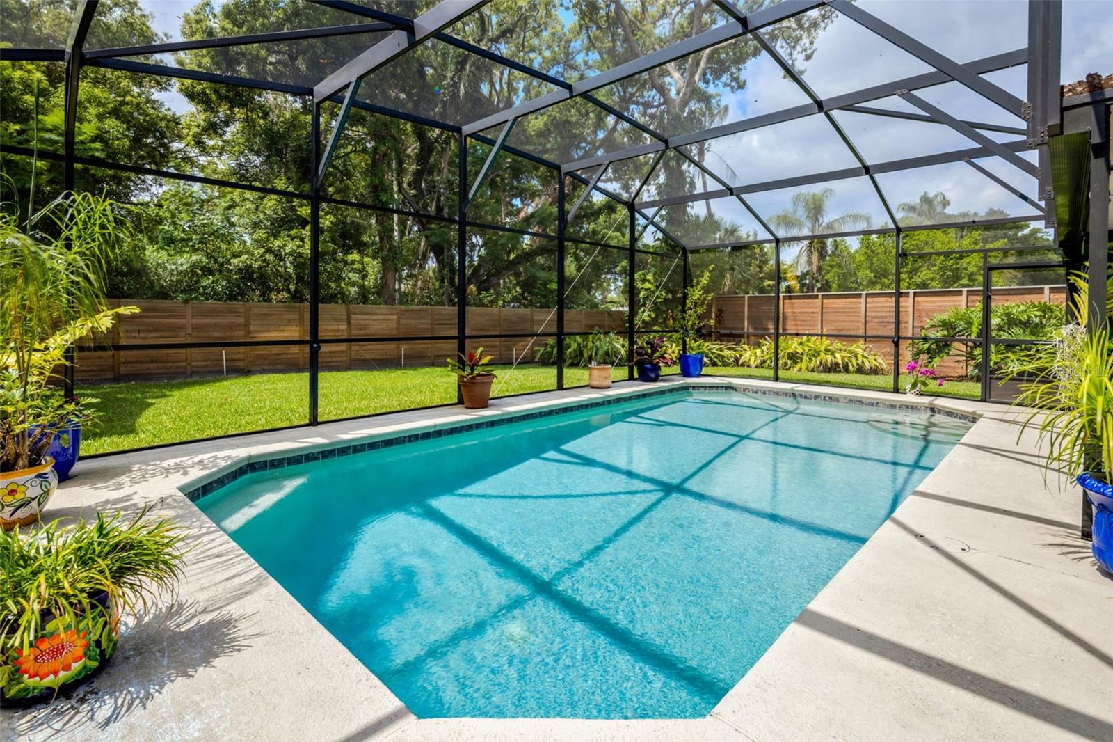 Image 2 of 50 For 502 Oak Lane