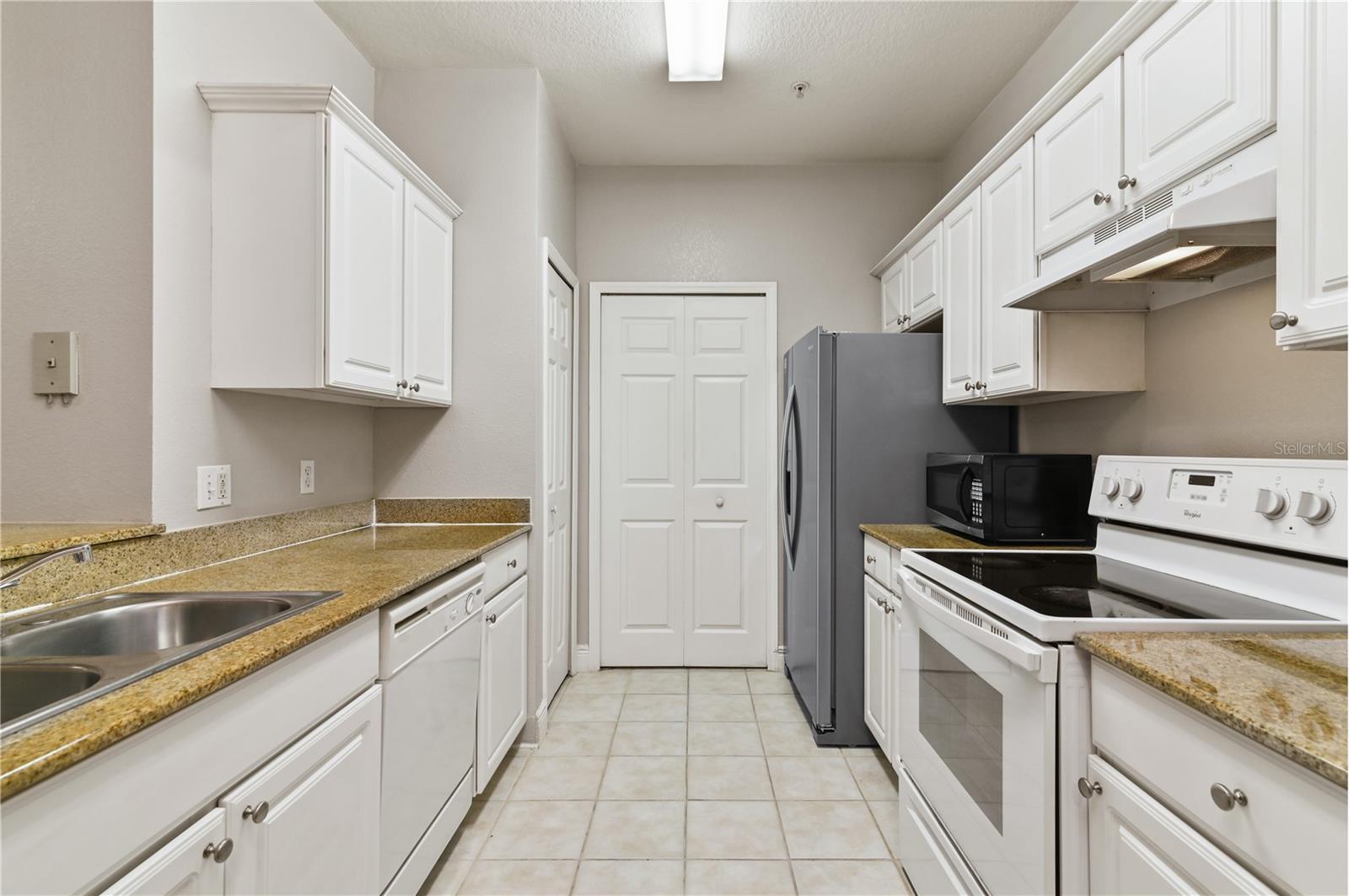 Image 11 of 21 For 130 Southern Pecan Circle 102