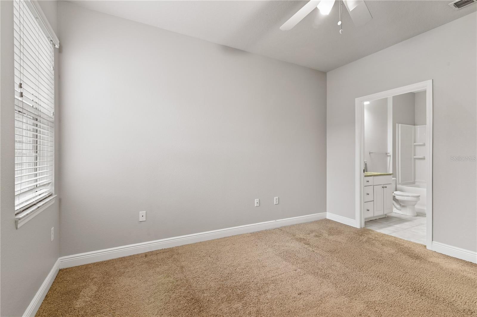 Image 15 of 21 For 130 Southern Pecan Circle 102