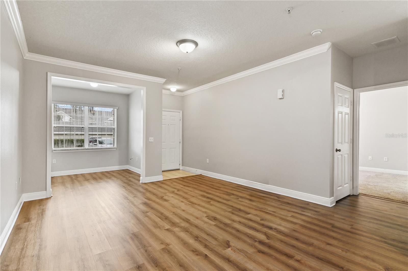 Image 7 of 21 For 130 Southern Pecan Circle 102
