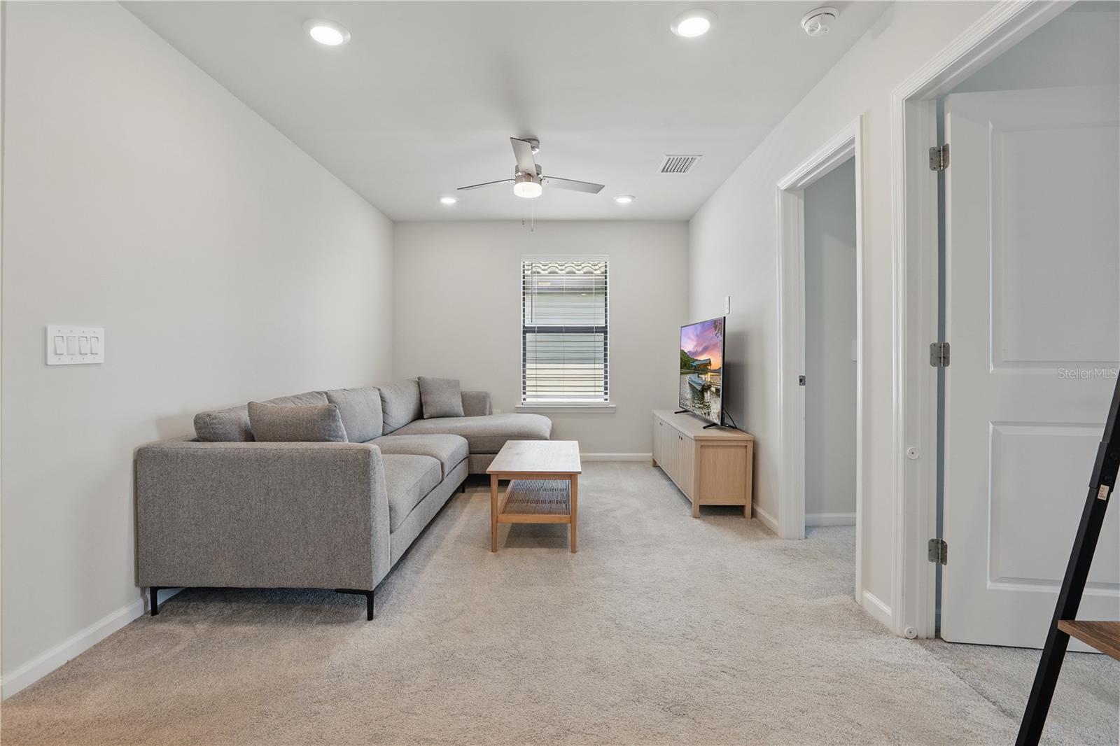 Image 17 of 65 For 16231 Pine Mist Drive