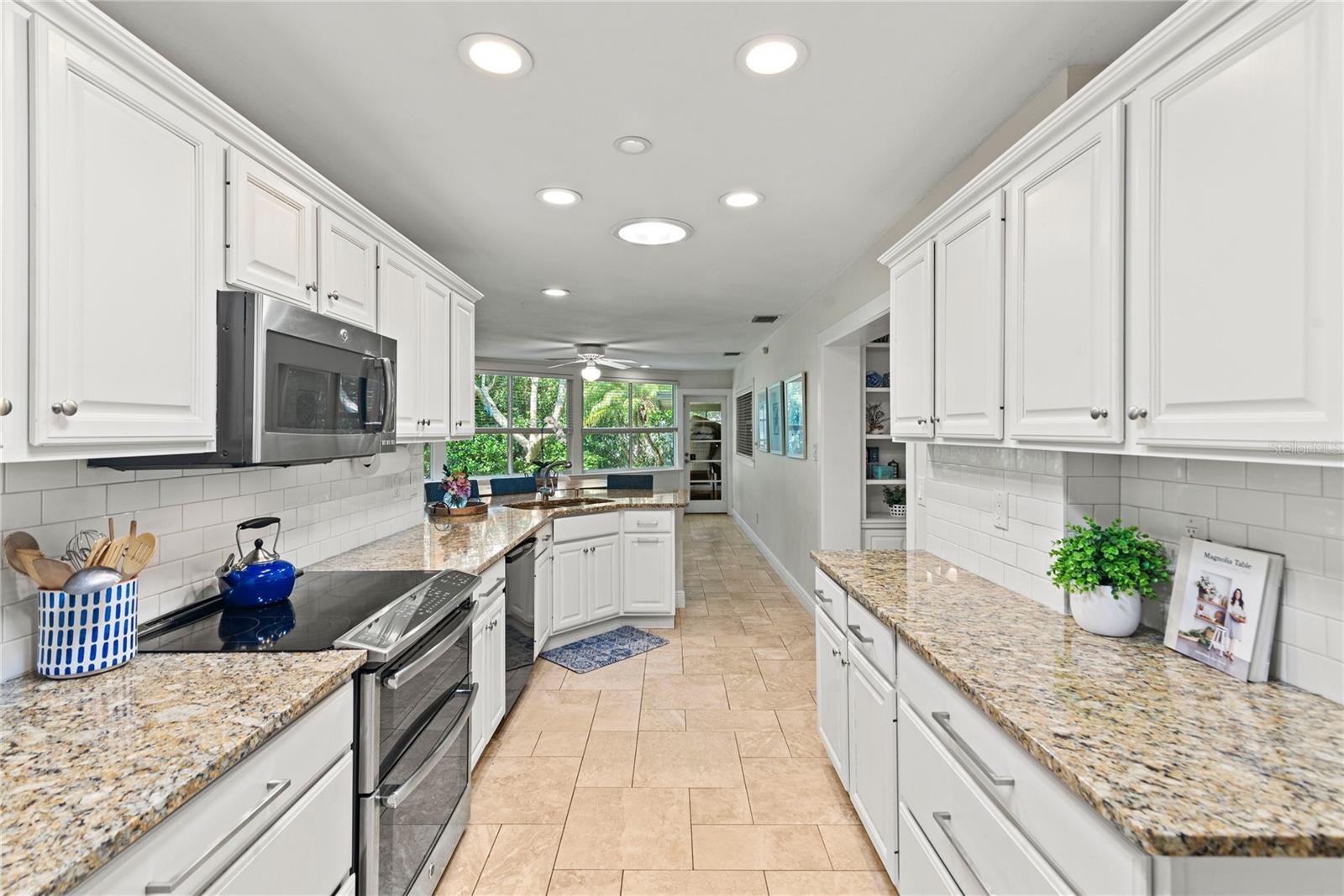 Image 11 of 36 For 627 Darcey Drive