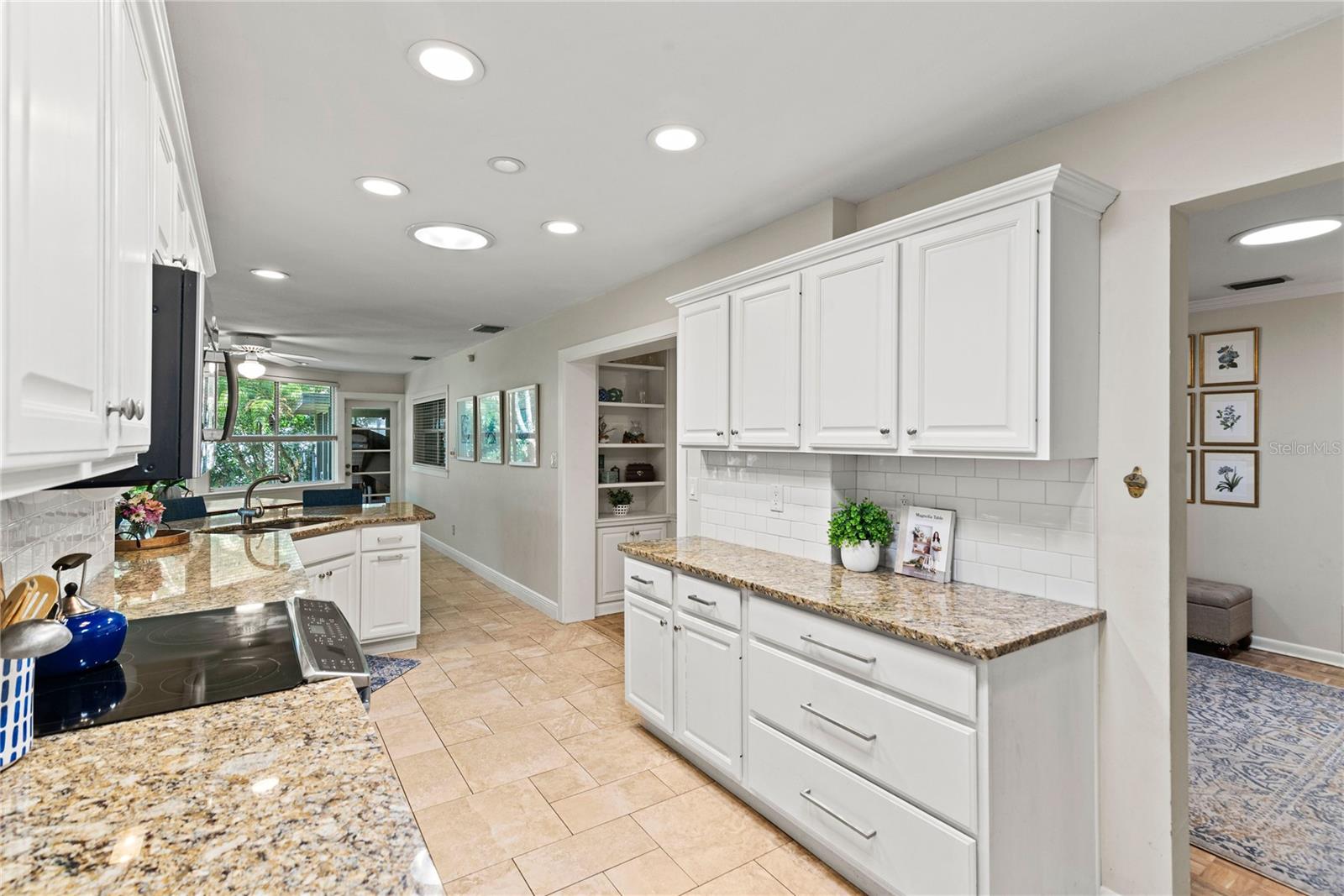 Image 12 of 36 For 627 Darcey Drive