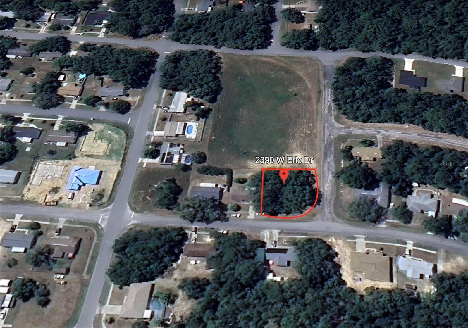 Listing photo id 3 for 2390 Eric Drive