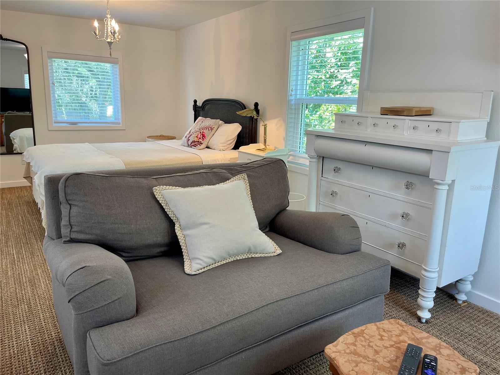 Image 11 of 22 For 1357 Lakeshore Drive 3