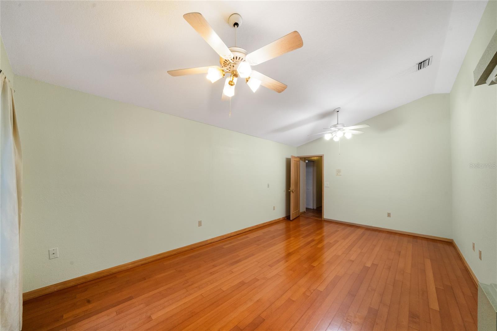 Image 21 of 53 For 4265 Conway Place Circle