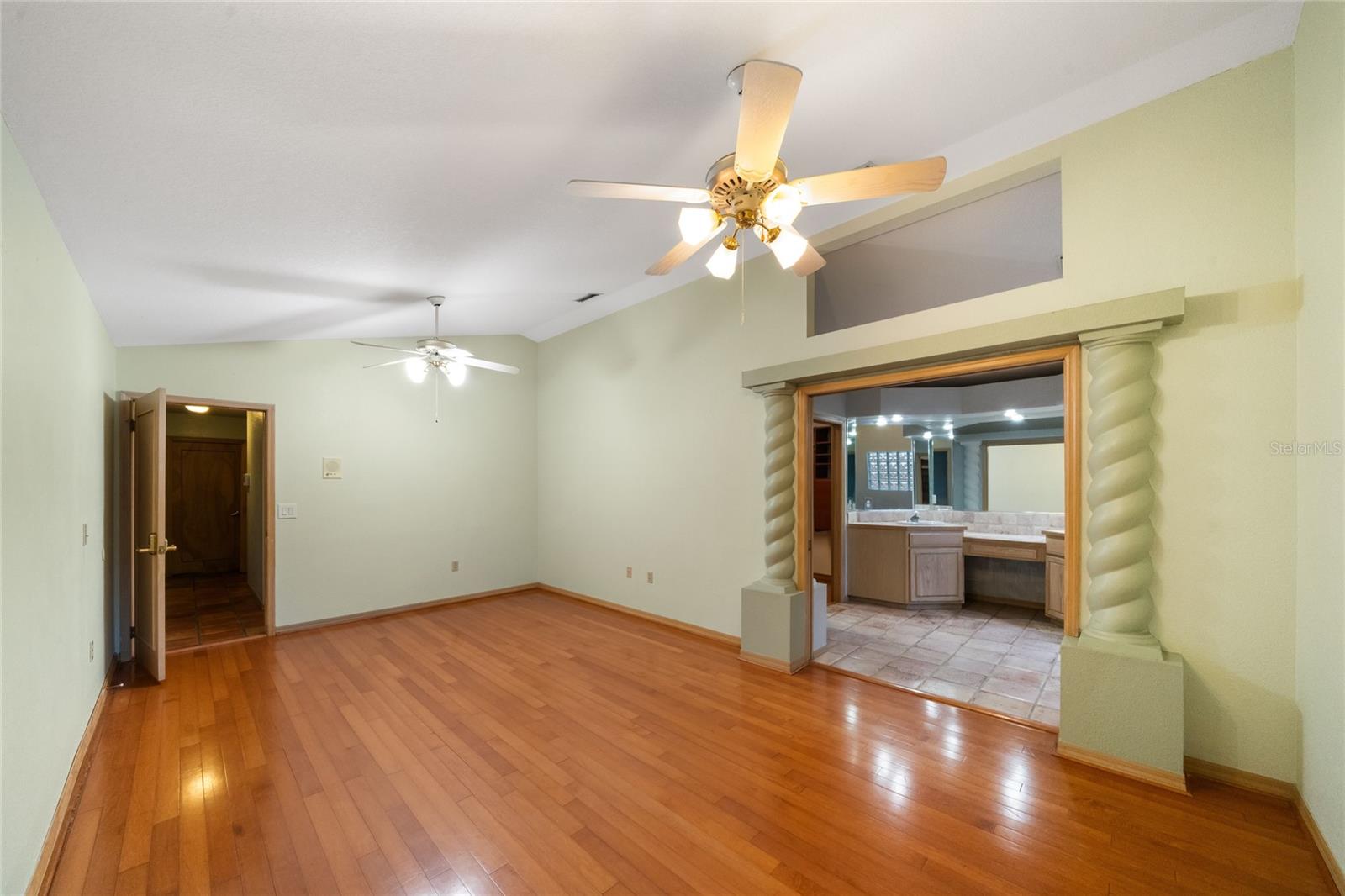 Image 22 of 53 For 4265 Conway Place Circle