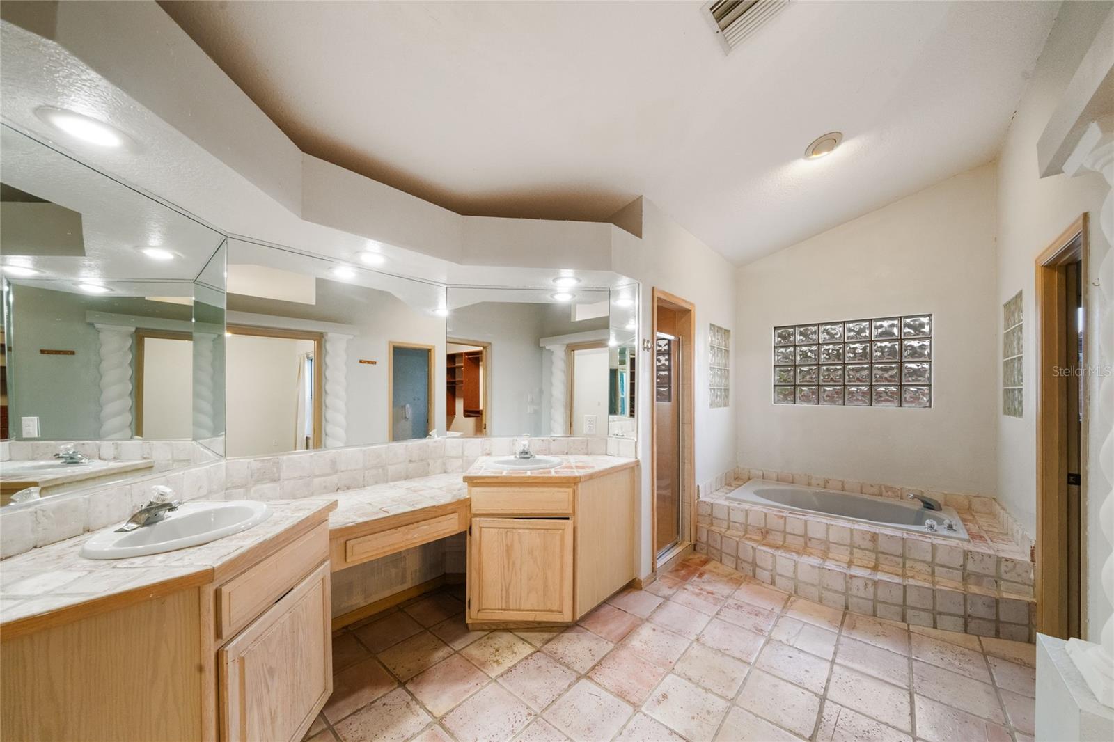 Image 24 of 53 For 4265 Conway Place Circle