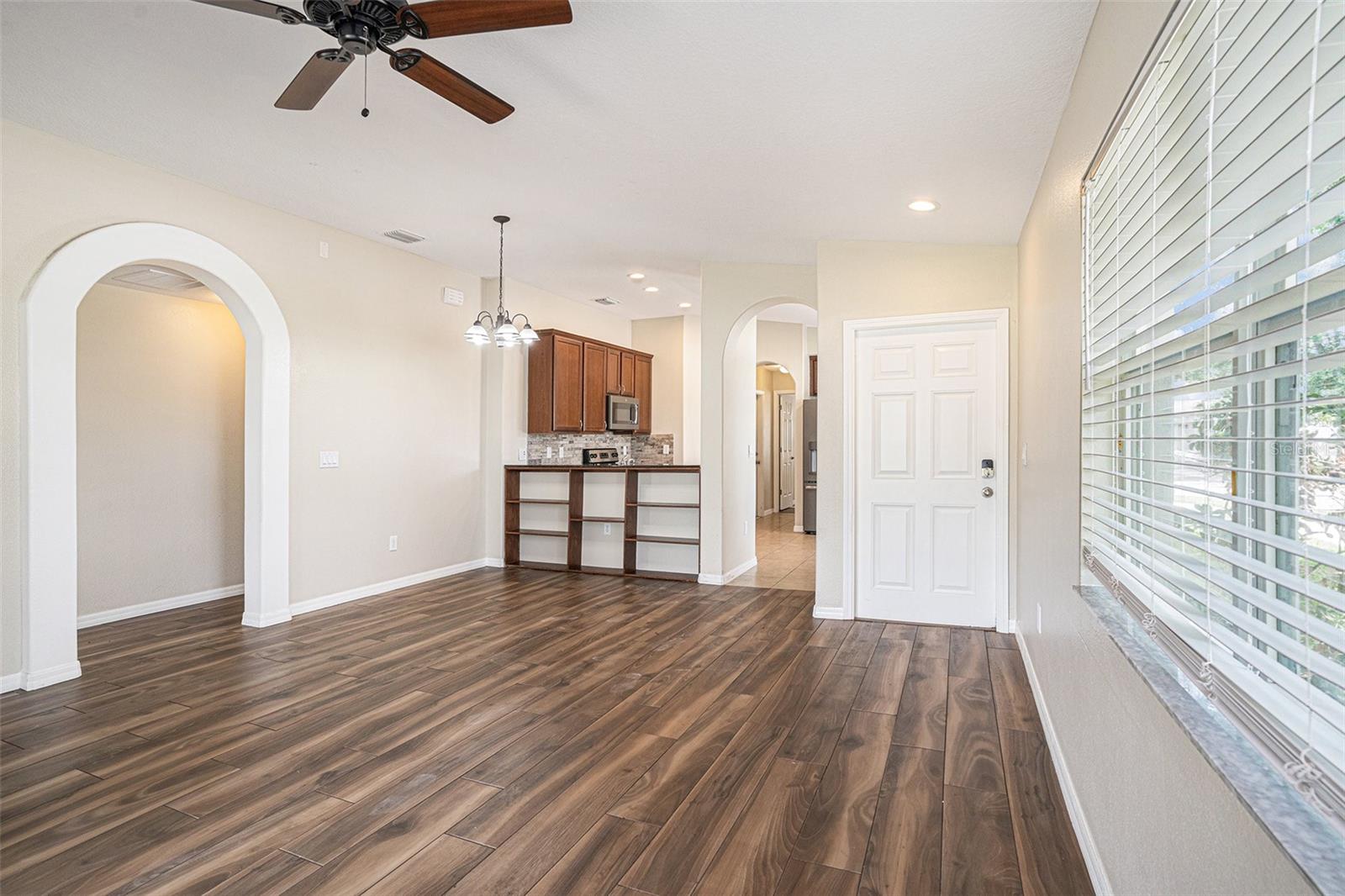 Image 4 of 15 For 3319 Thistledown Lane