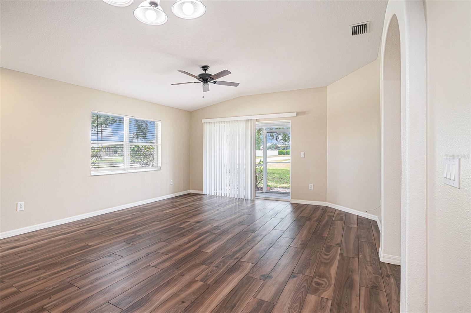 Image 6 of 15 For 3319 Thistledown Lane