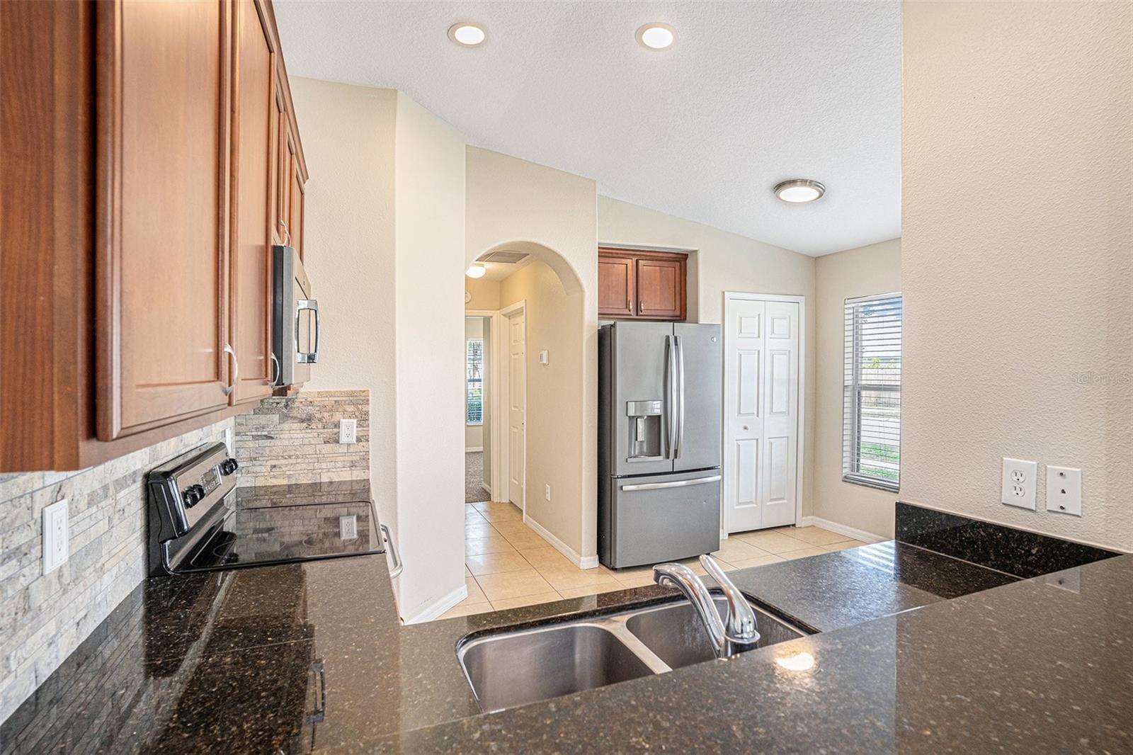 Image 7 of 15 For 3319 Thistledown Lane