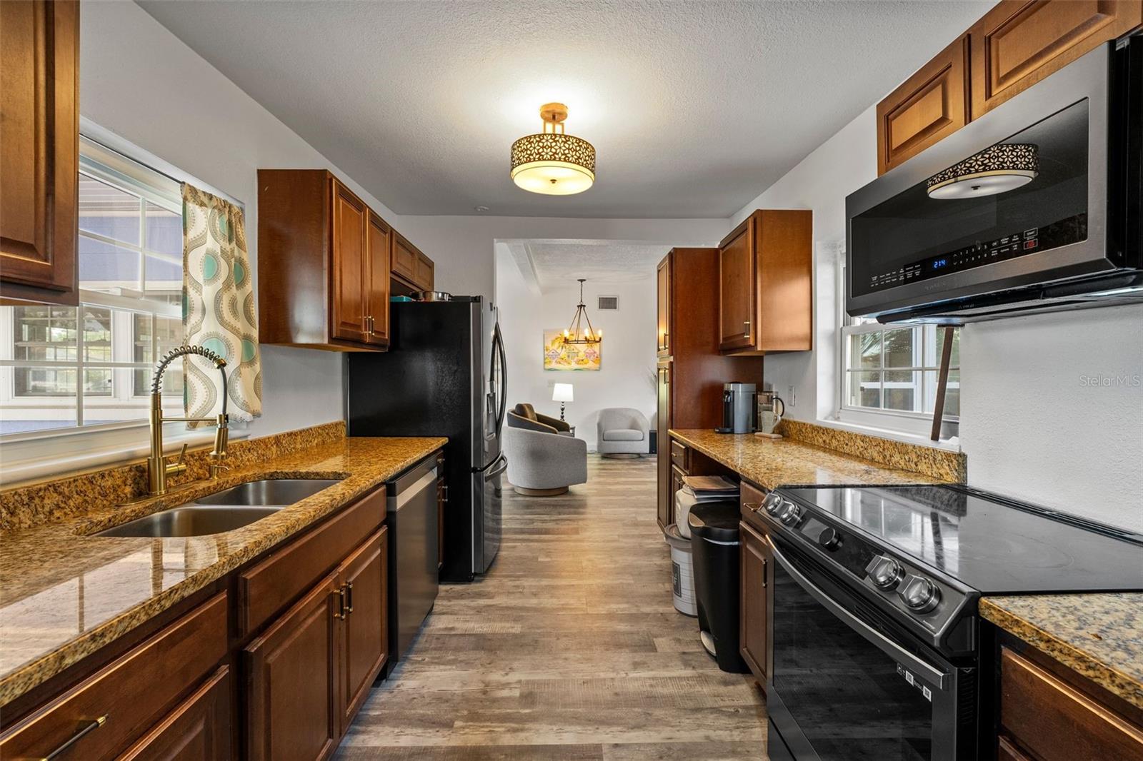 Image 12 of 33 For 808 Malone Drive