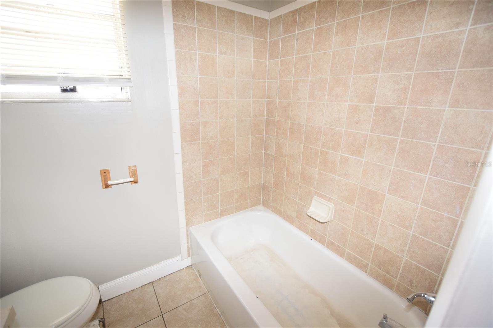 Image 14 of 16 For 1803 Center Street 1