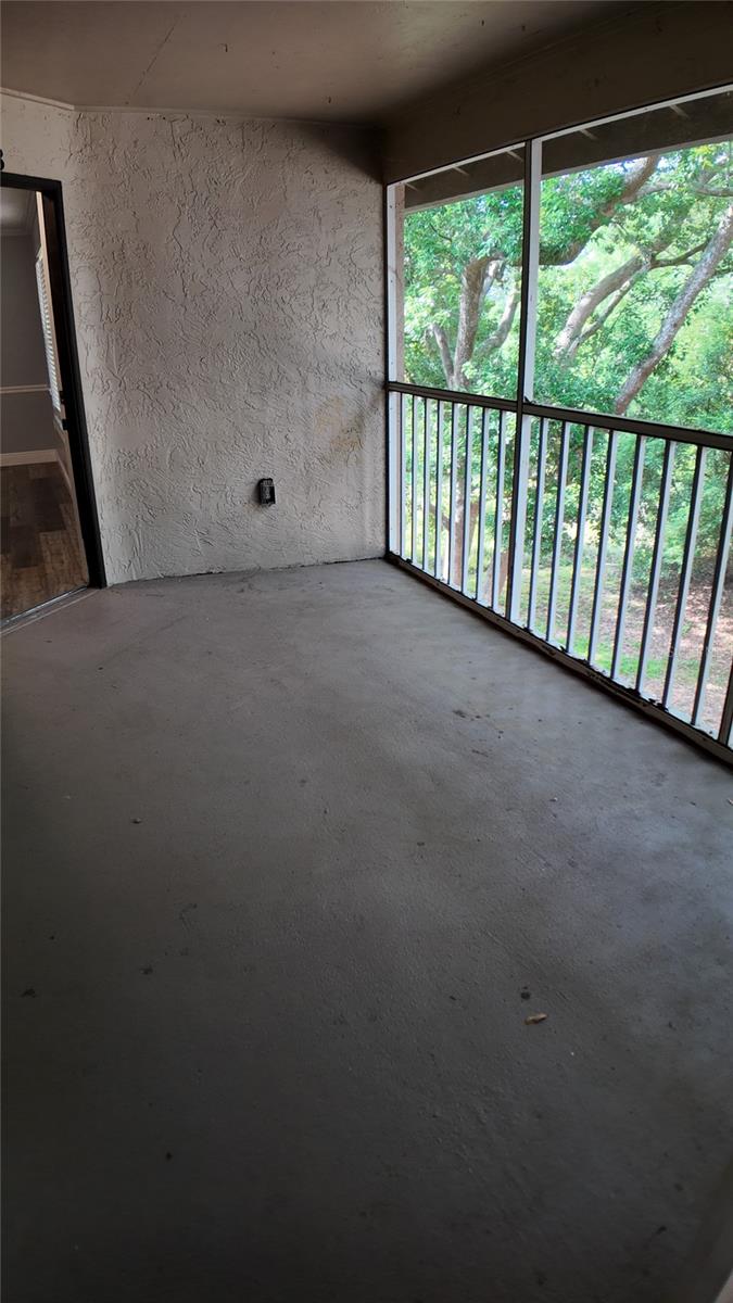 Image 5 of 31 For 958 Salt Pond Place 303