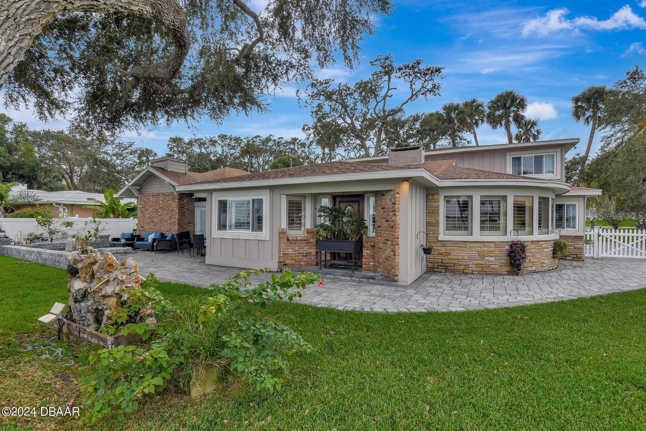 Image 4 of 38 For 434 Beach Street