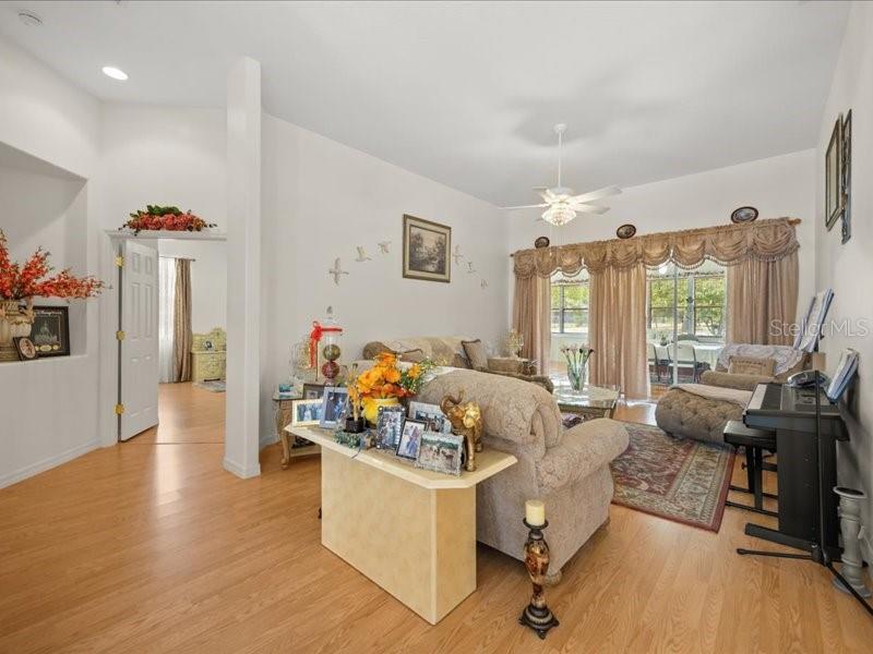 Image 11 of 50 For 2002 Adair Street