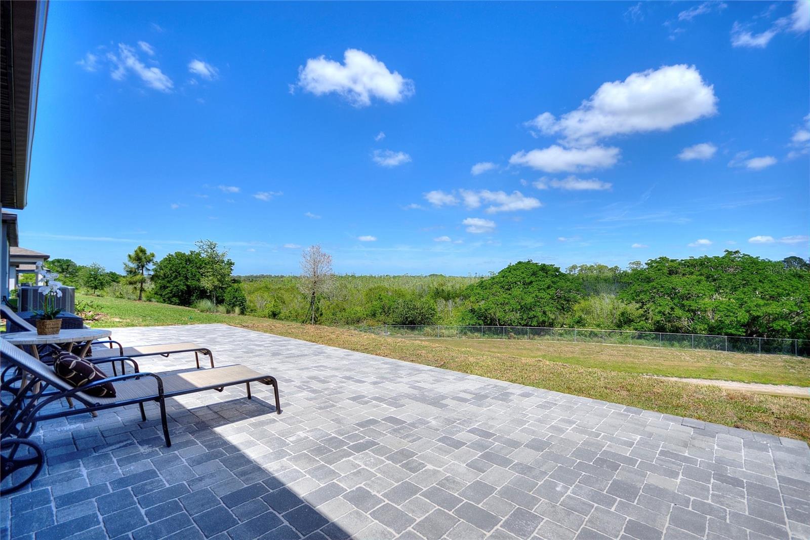 Image 10 of 39 For 423 Pine Tree Boulevard