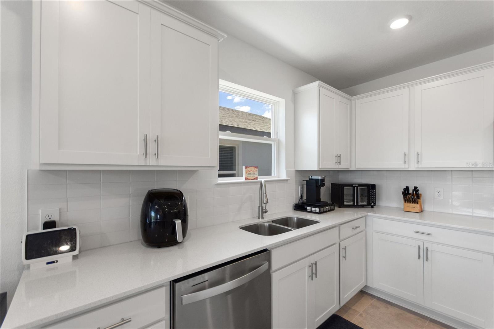 Image 27 of 39 For 423 Pine Tree Boulevard
