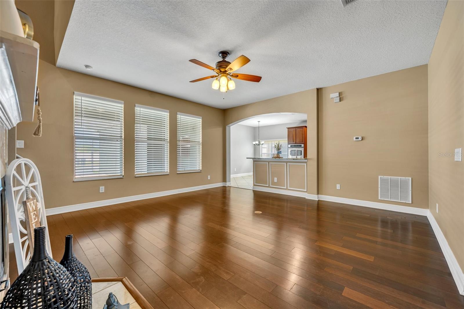 Image 20 of 72 For 13505 Phoenix Drive