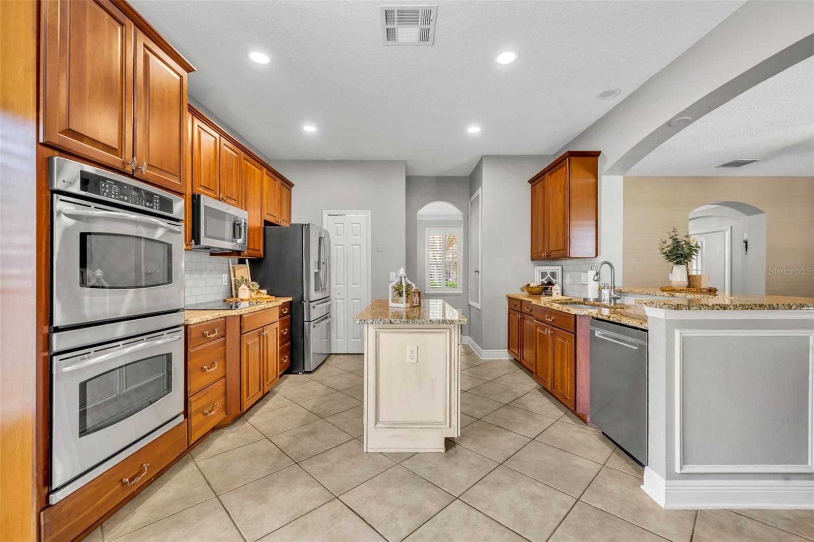 Image 26 of 72 For 13505 Phoenix Drive