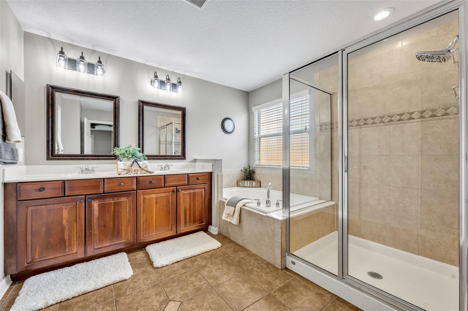 Image 36 of 72 For 13505 Phoenix Drive