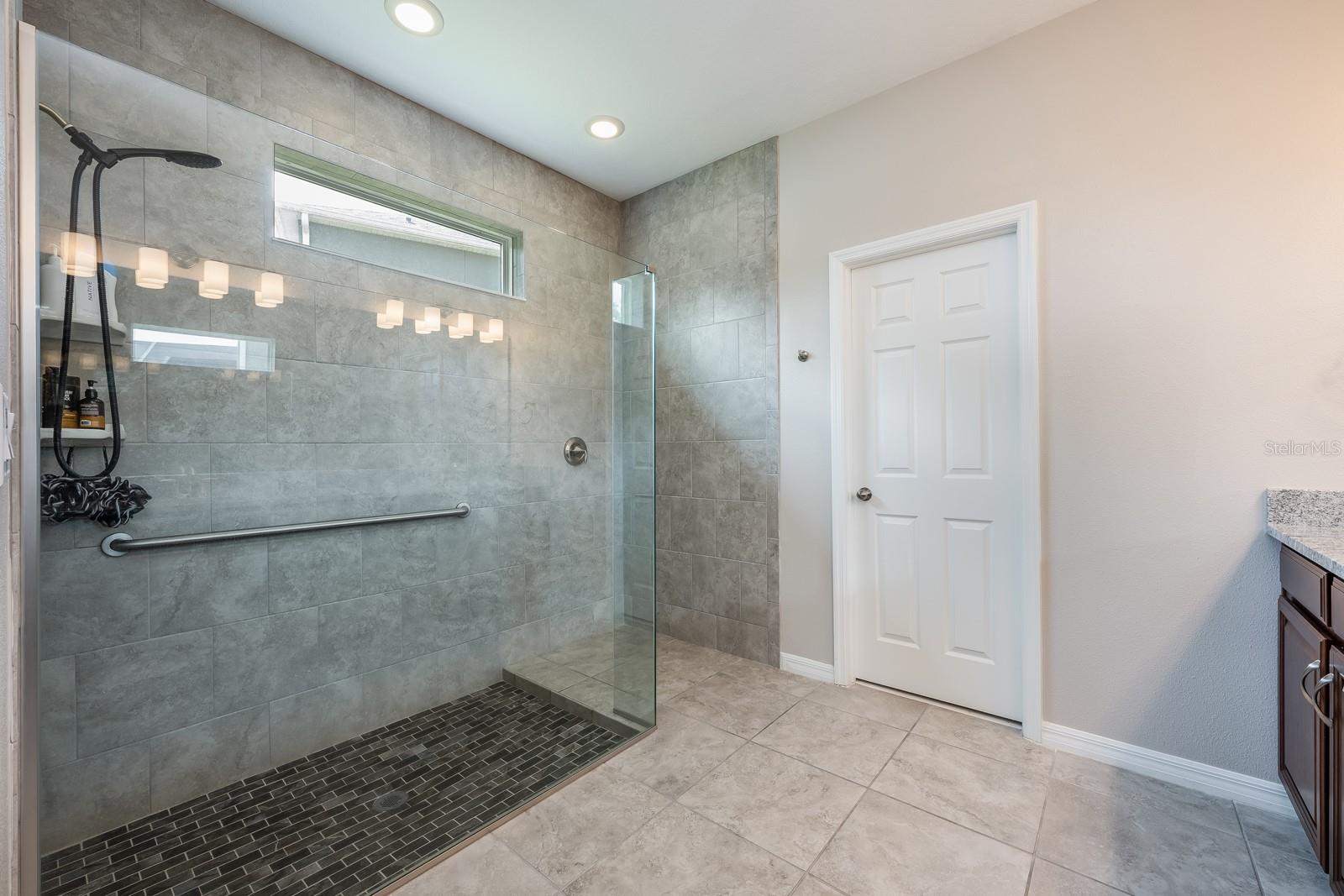 Image 14 of 28 For 2938 Bushmead Court