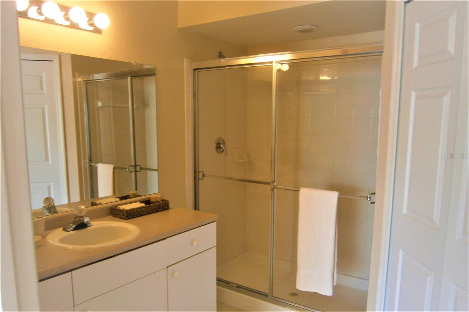 Image 6 of 9 For 2302 Midtown Terrace 1216