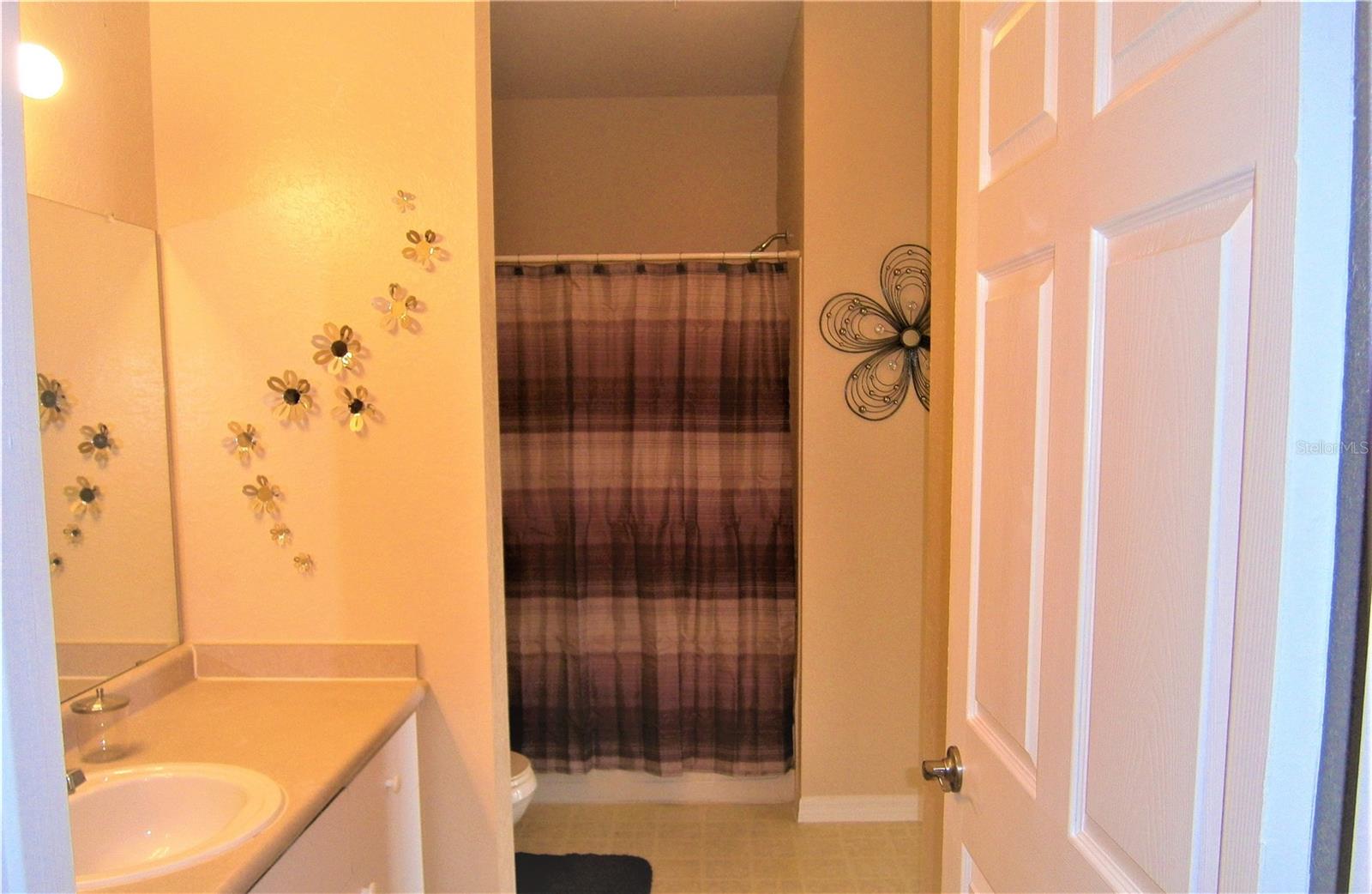 Image 7 of 9 For 2302 Midtown Terrace 1216