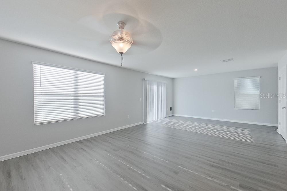 Image 3 of 21 For 8614 43rd Terrace
