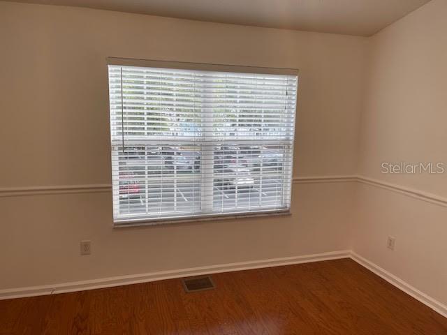 Image 12 of 19 For 915 Vineland Place