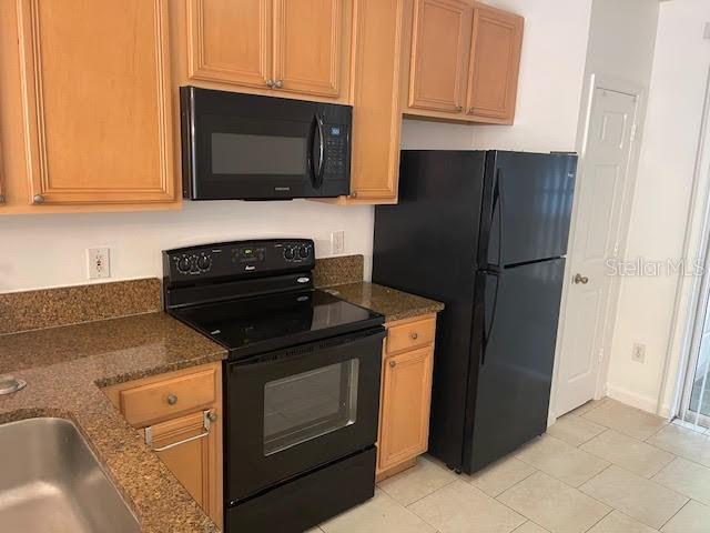 Image 7 of 19 For 915 Vineland Place