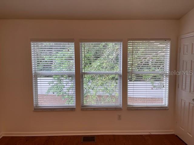 Image 9 of 19 For 915 Vineland Place