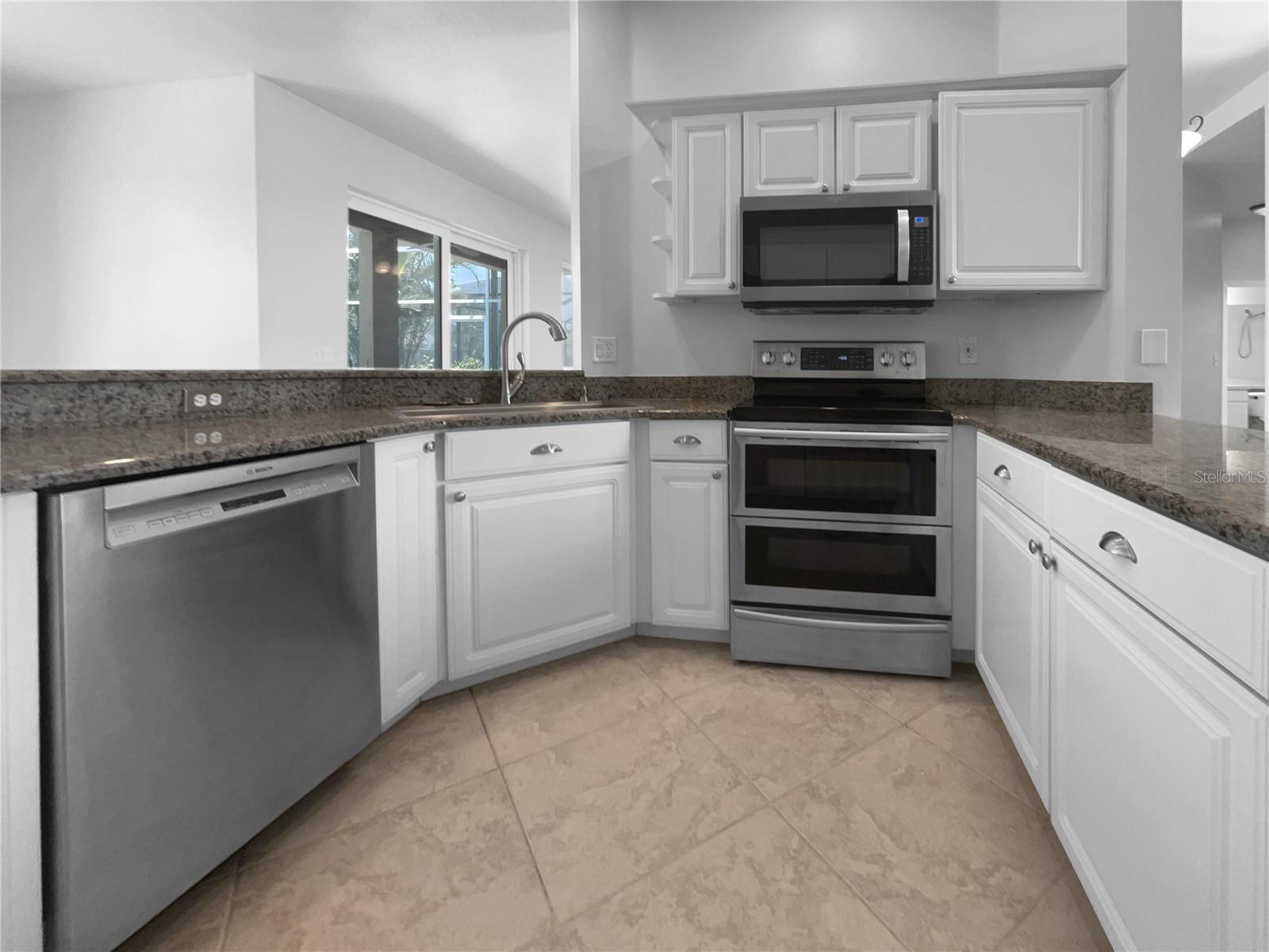 Image 6 of 27 For 6370 Sturbridge Court