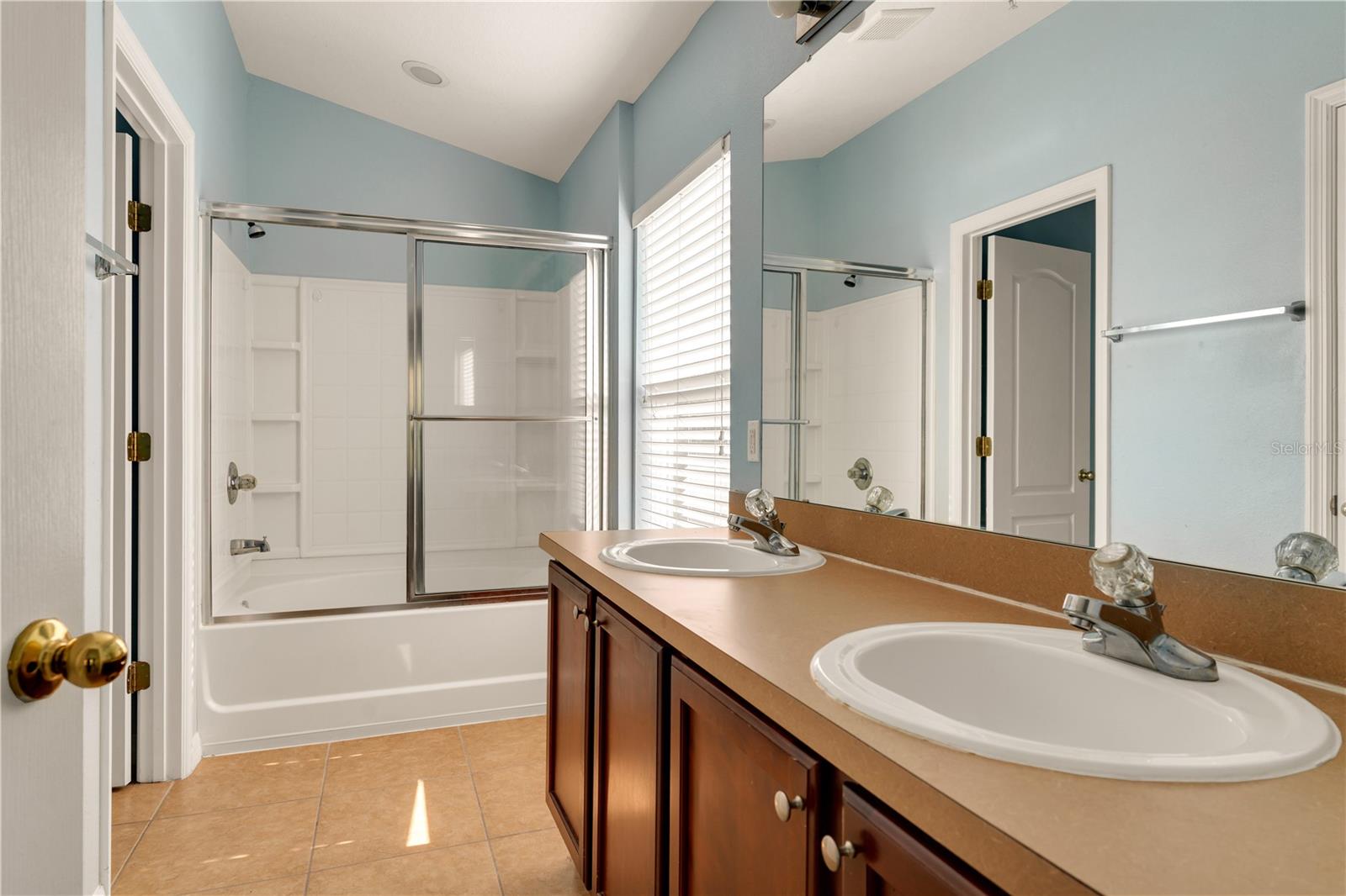Image 13 of 23 For 10759 Gran Paradiso Drive A17