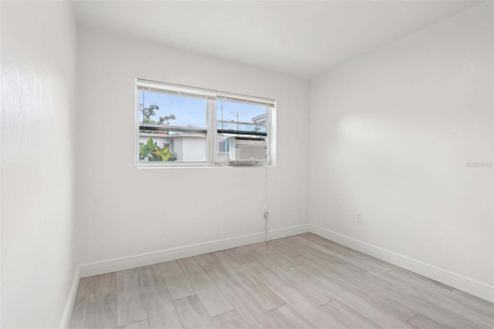 Image 18 of 26 For 1103 South Street