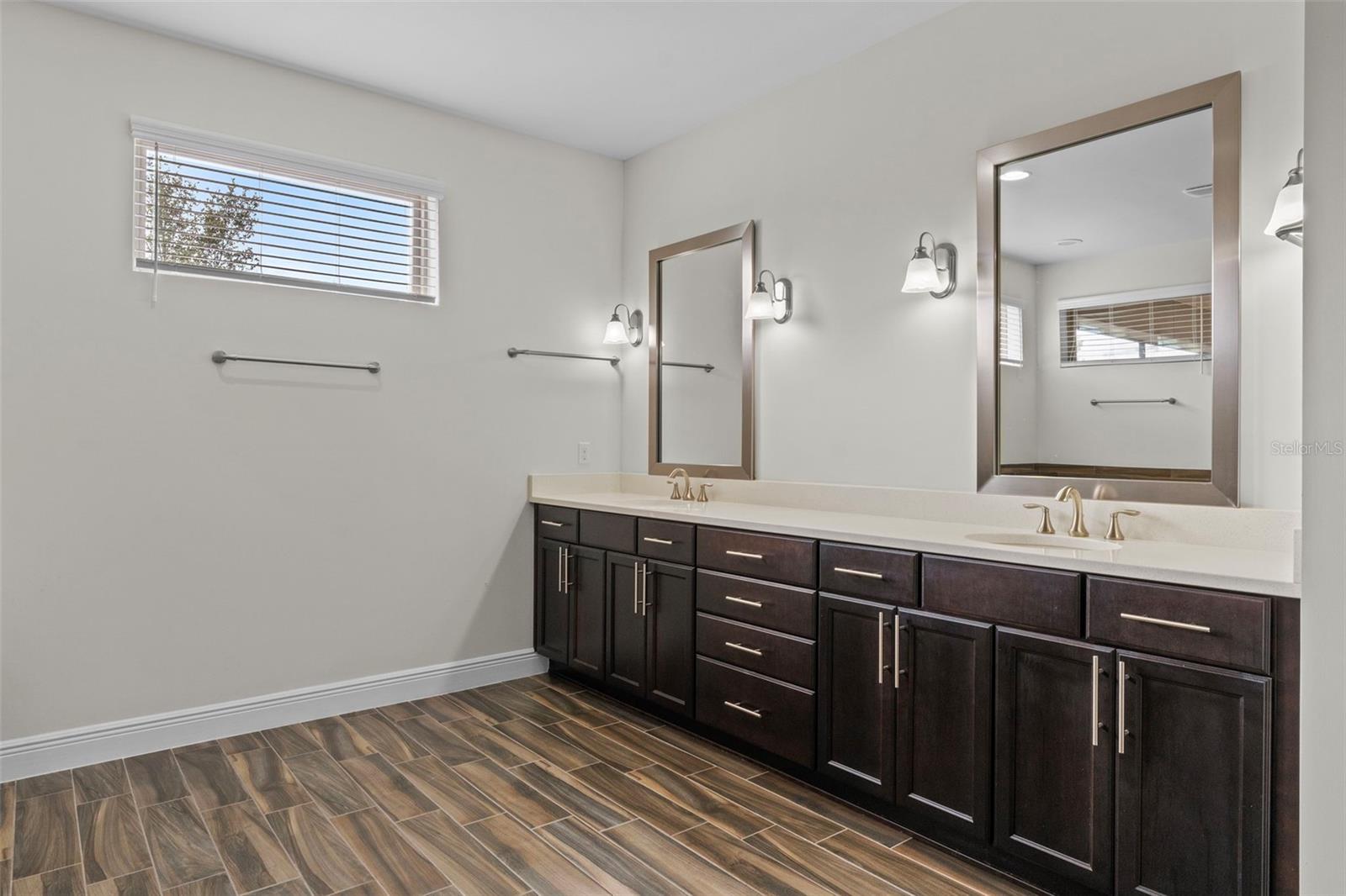 Image 35 of 65 For 10819 Savona Way