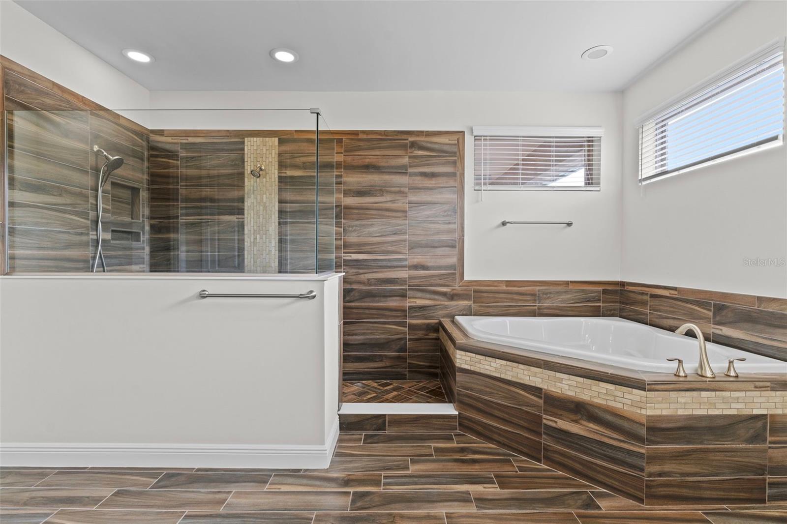 Image 36 of 65 For 10819 Savona Way
