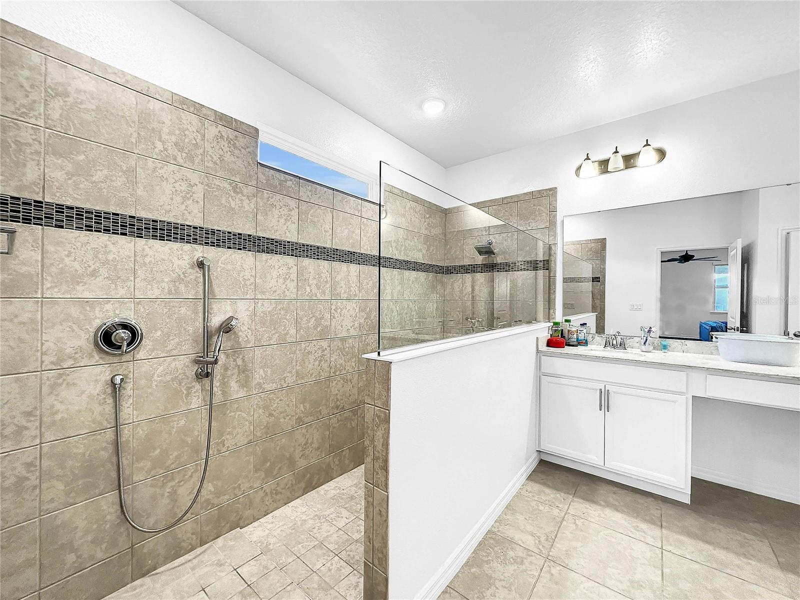 Image 9 of 22 For 1210 Lone Palm Way