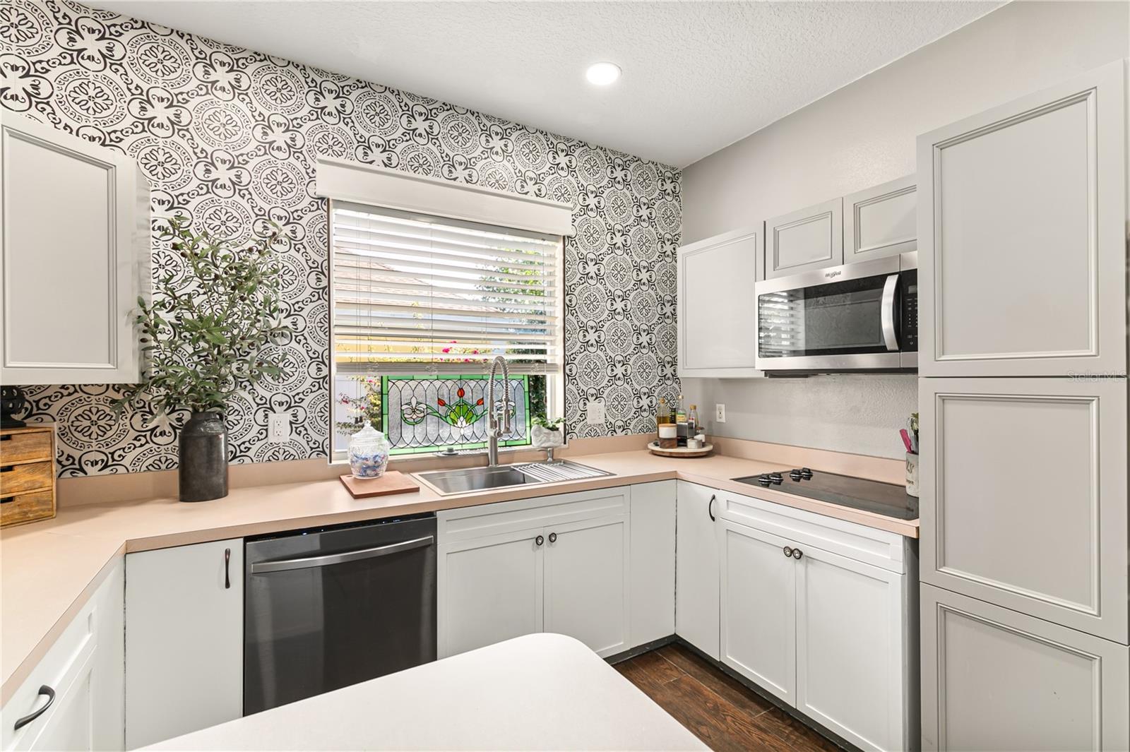 Image 8 of 49 For 2623 Gables Drive