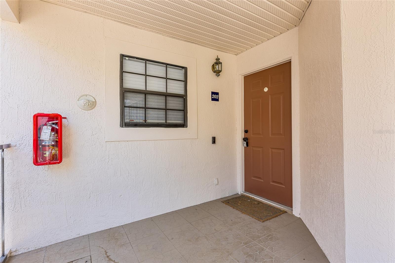 Image 19 of 21 For 520 Via Verona Lane 202