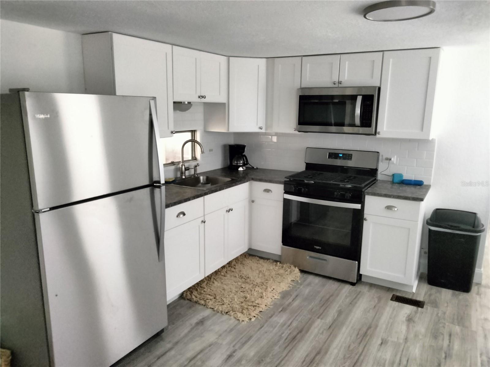 Image 7 of 15 For 12766 Seminole Boulevard 94