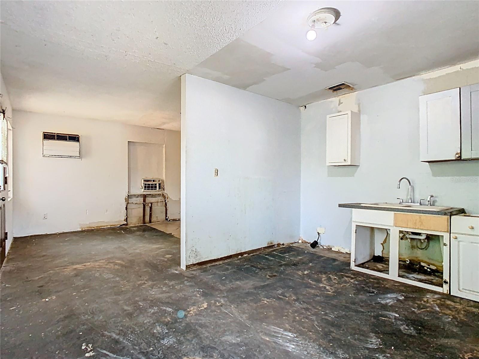 Image 9 of 22 For 1263 Dunbar Street