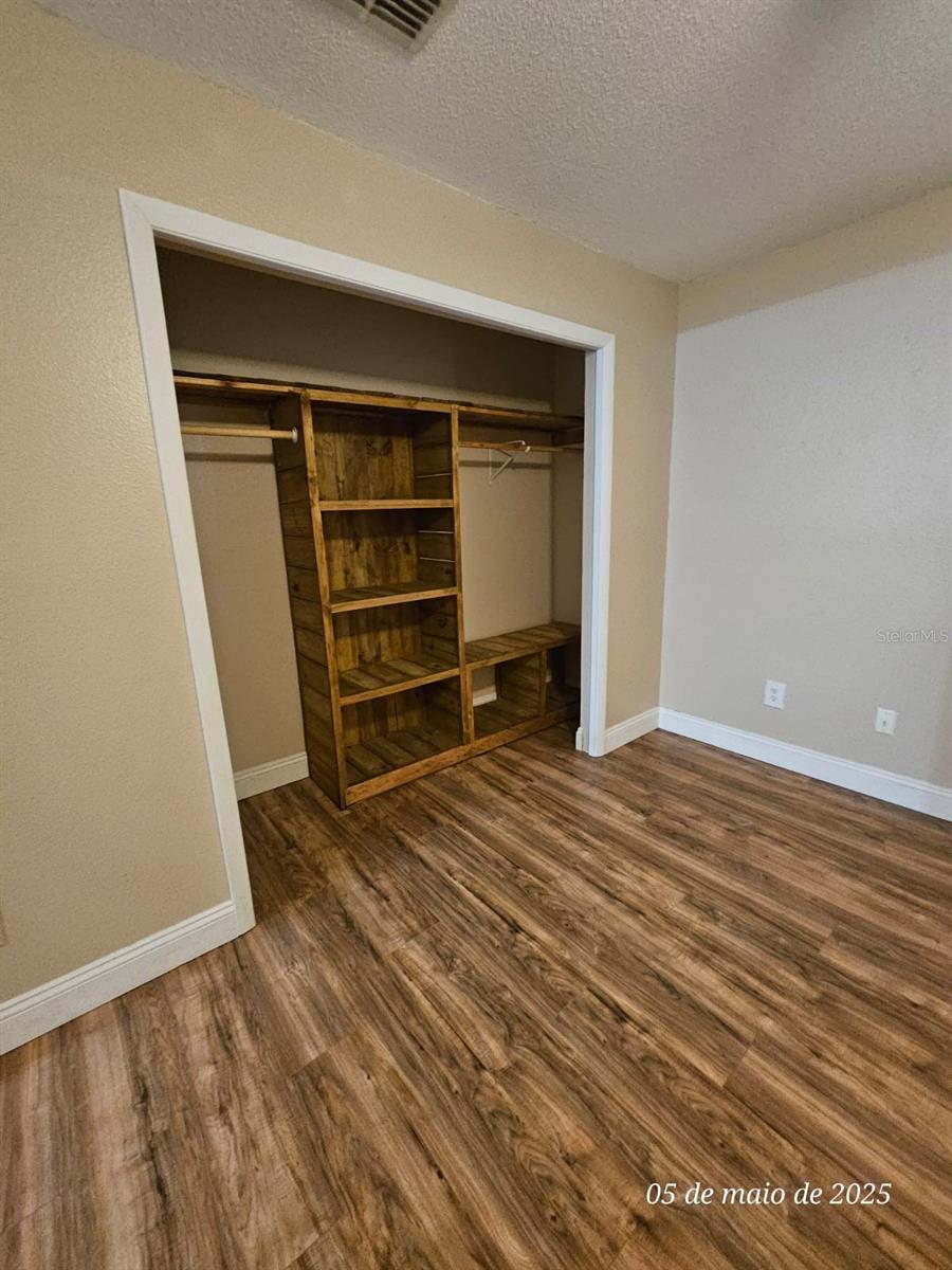 Image 18 of 26 For 1144 Epson Oaks Way