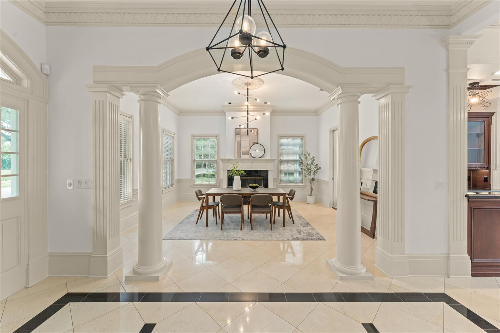 Image 10 of 80 For 506 Golfpark Drive