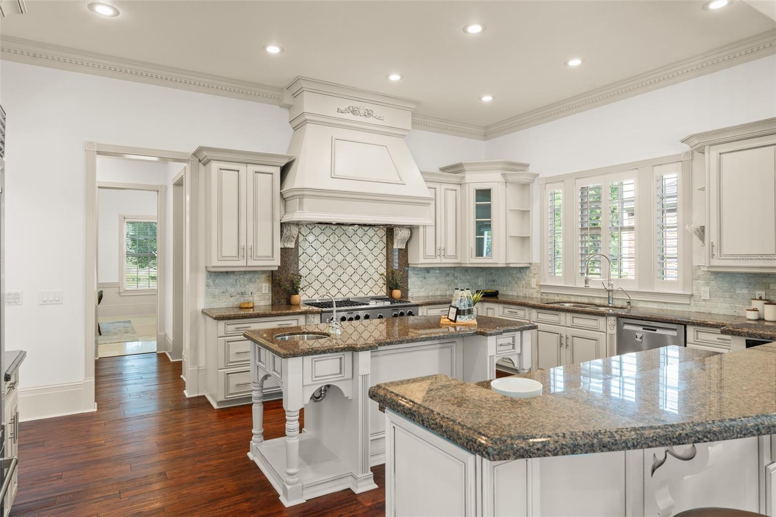 Image 21 of 80 For 506 Golfpark Drive