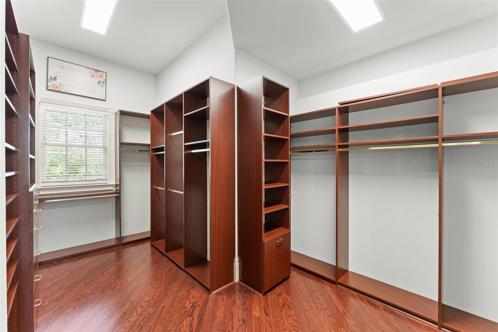 Image 41 of 80 For 506 Golfpark Drive